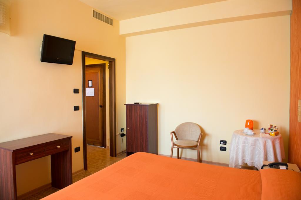 Hotel Rosa Del Deserto Castrocaro Terme Eksteriør bilde