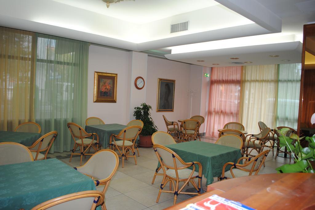 Hotel Rosa Del Deserto Castrocaro Terme Eksteriør bilde