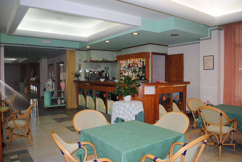 Hotel Rosa Del Deserto Castrocaro Terme Eksteriør bilde