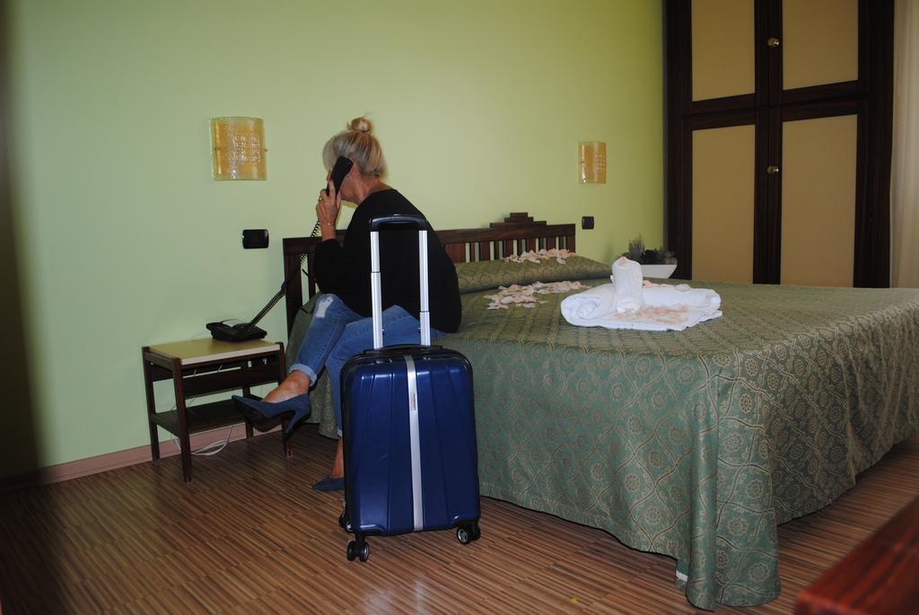 Hotel Rosa Del Deserto Castrocaro Terme Eksteriør bilde