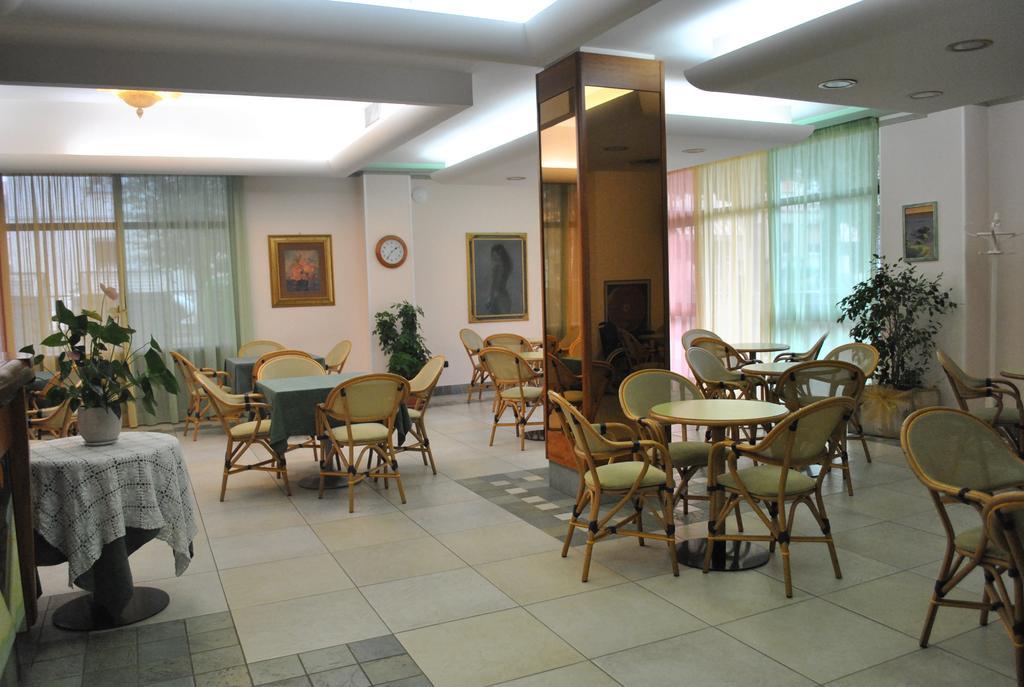 Hotel Rosa Del Deserto Castrocaro Terme Eksteriør bilde