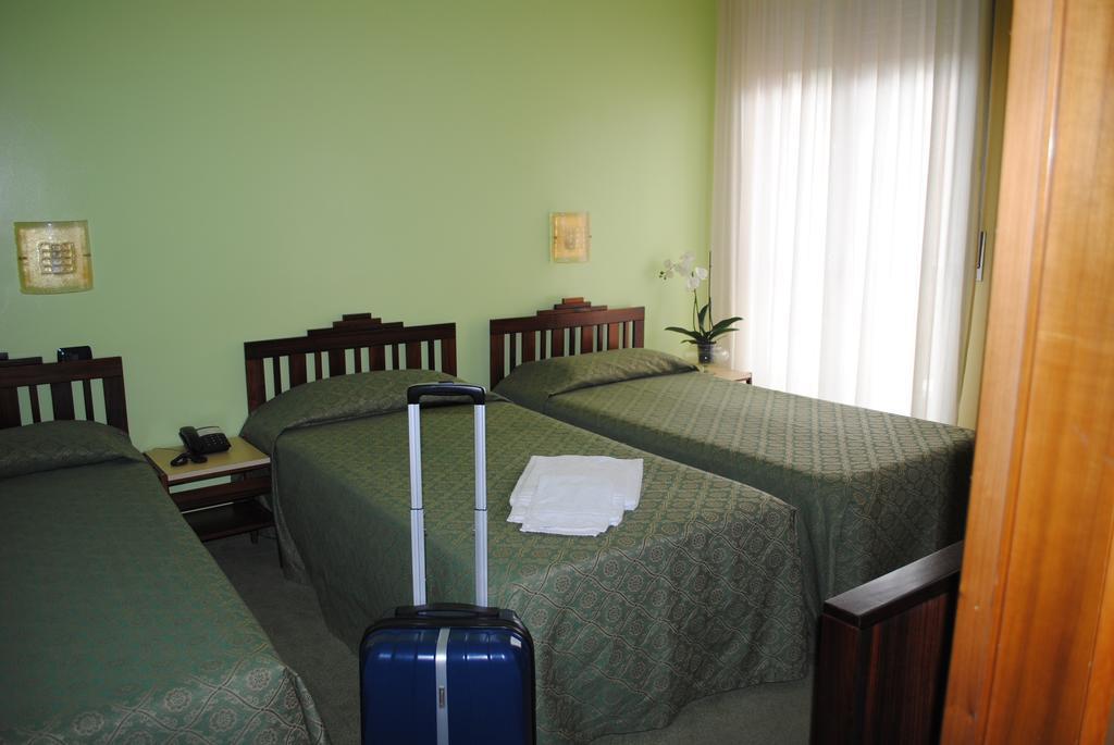 Hotel Rosa Del Deserto Castrocaro Terme Eksteriør bilde