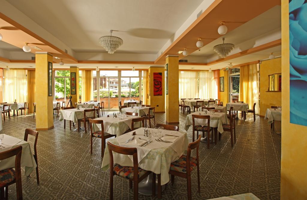 Hotel Rosa Del Deserto Castrocaro Terme Eksteriør bilde